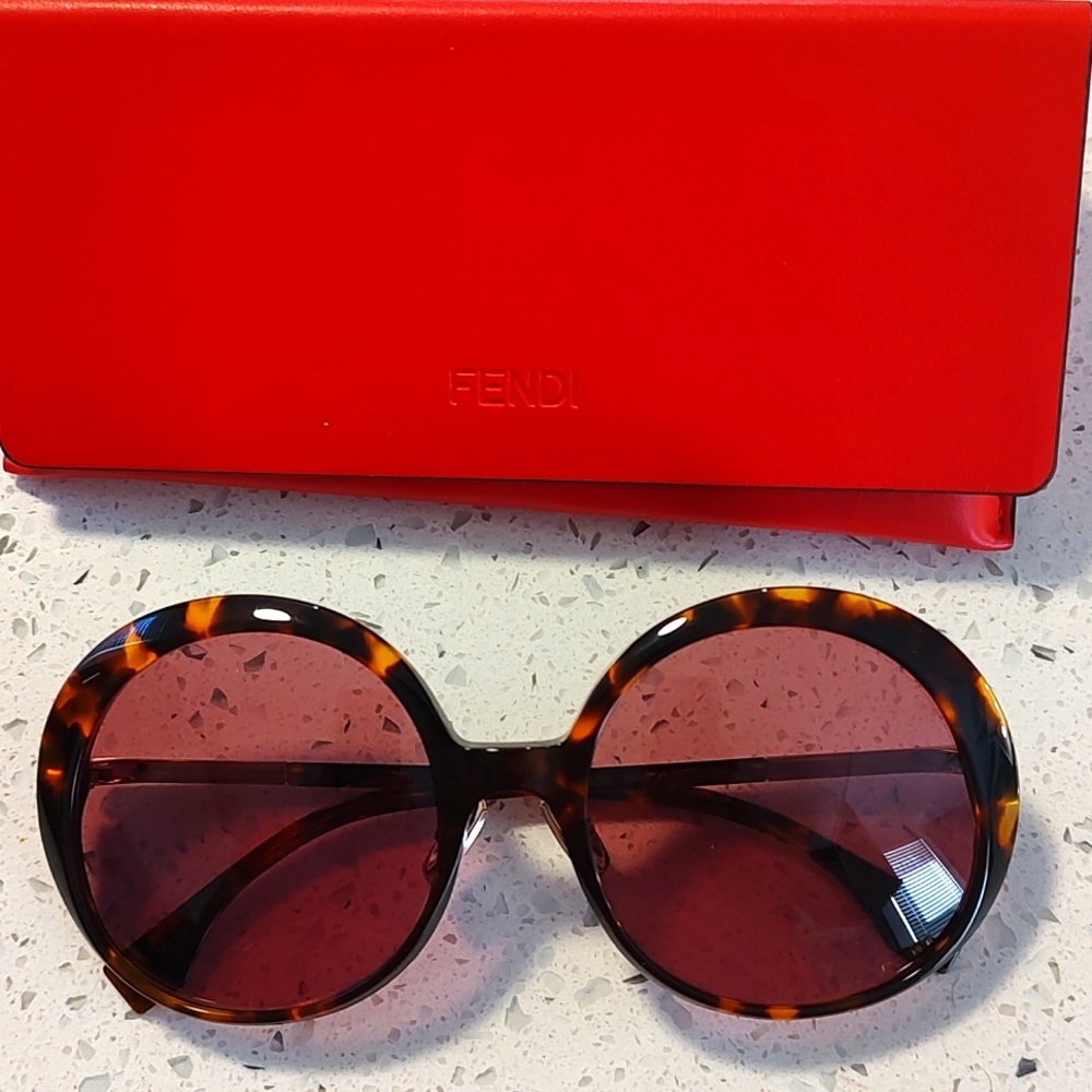Fendi sunglasses new
